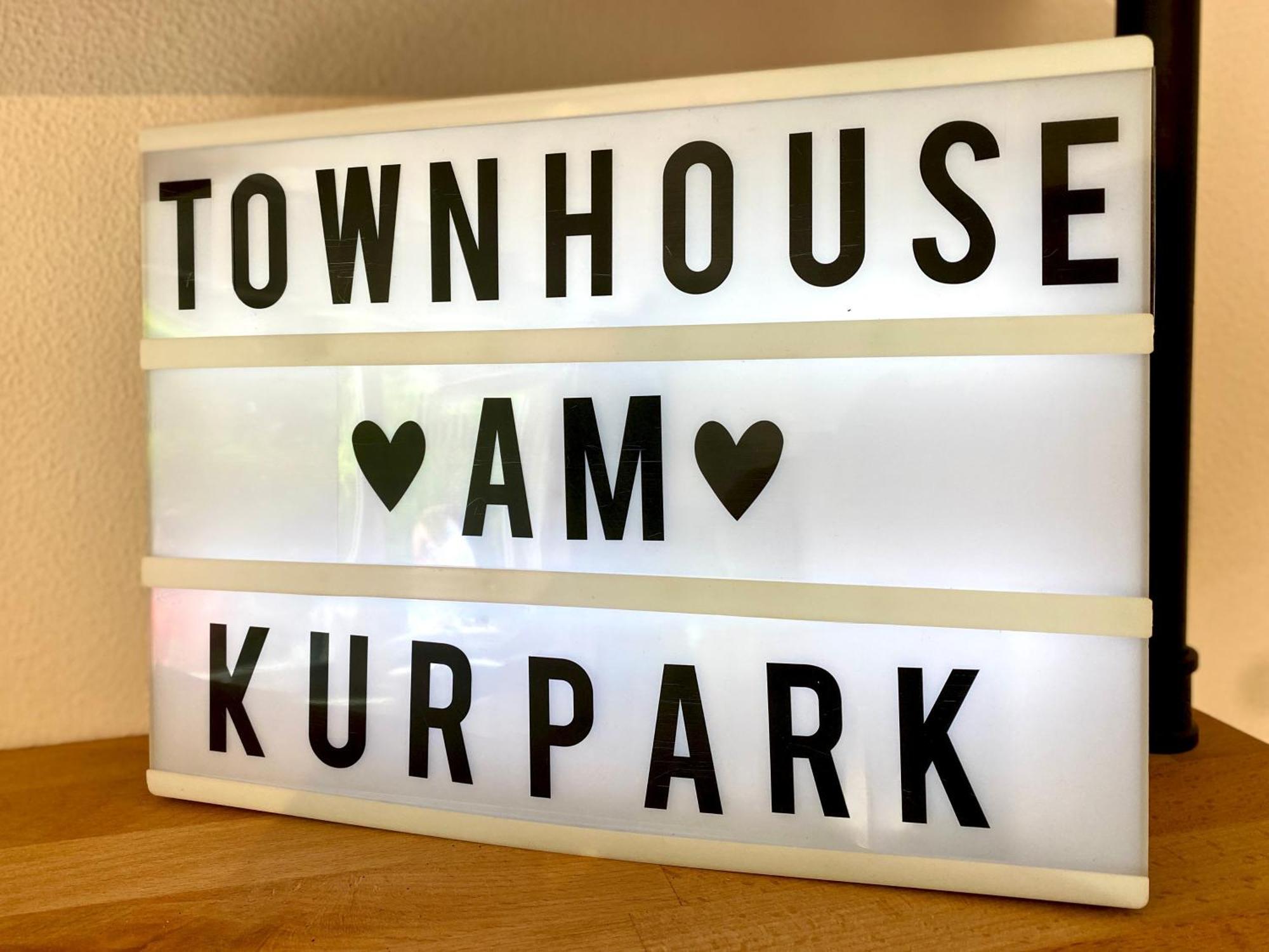 Townhouse Am Kurpark - Top Bewertet Von Familien! Ruhig, Zentral - Mit Terrasse, Parkplatz, Wallbox, Grill, Und Inklusive Waeschepaket برونلاغ المظهر الخارجي الصورة